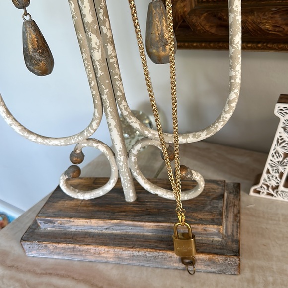 LV Padlock & Key no. 312 ~ Generic chain included - Picture 9 of 11